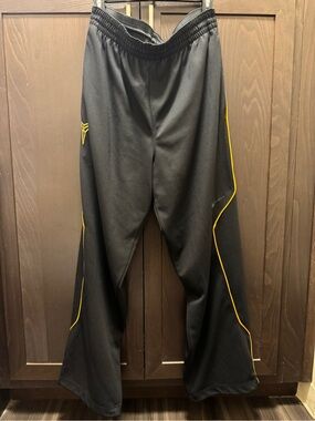 Nike Black Sweatpants with Yellow Piping Baggy